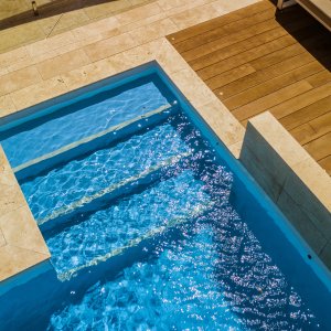 Pool Pavers & Feature Wall for Landscaping & Backyards